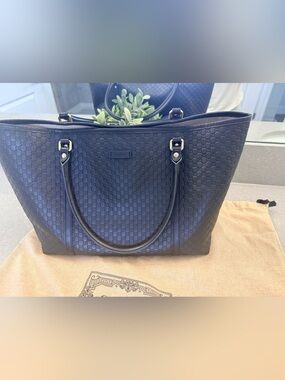 Gucci leather bag